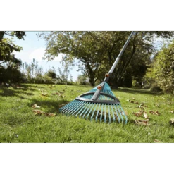 Combisysteem Kunststof Bladhark, Verstelbaar Met Steel - 35cm - Gardena -Tuinbenodigdheden combisysteem kunststof bladhark verstelbaar met steel 35cm gardena 4 5