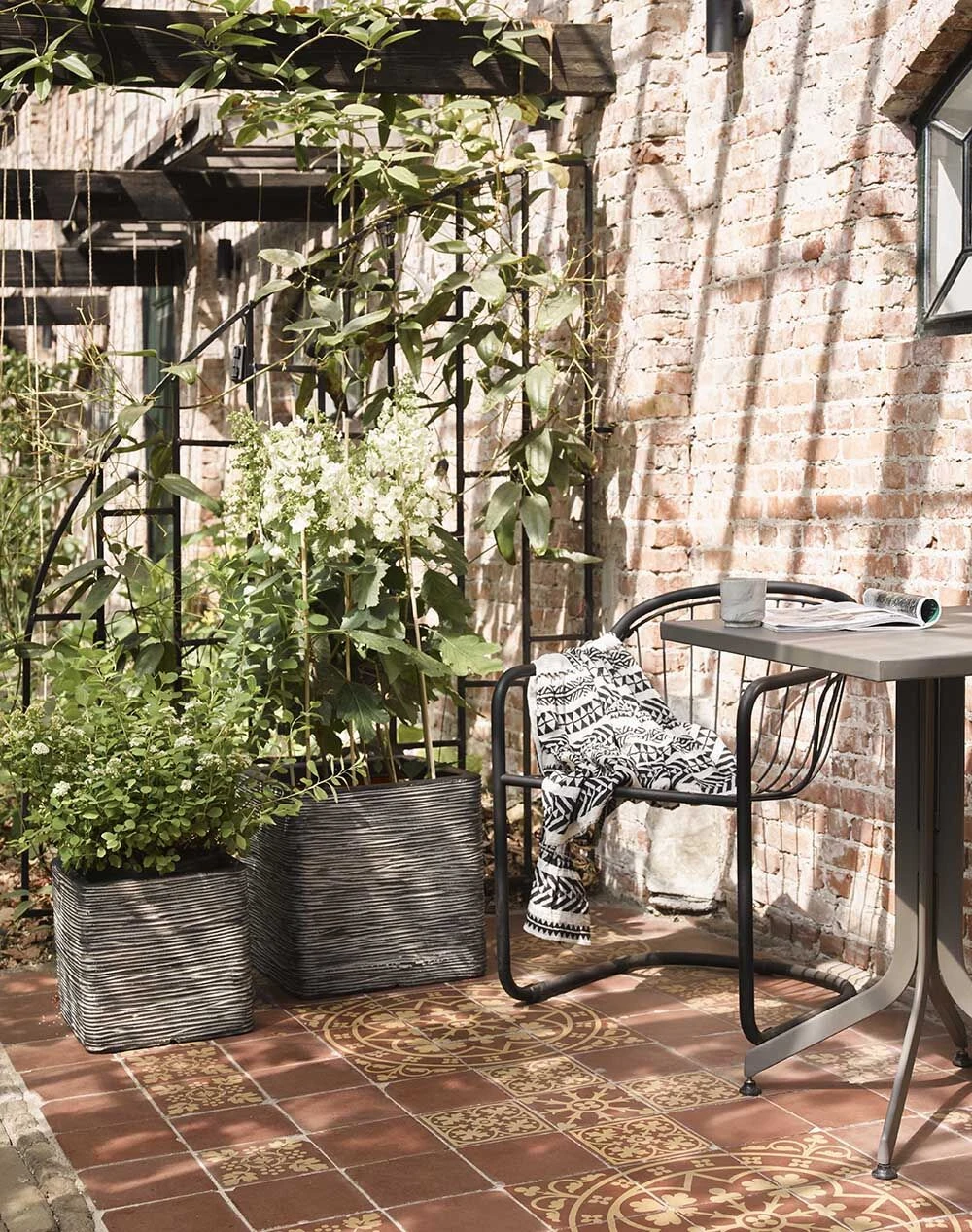 Capi Plantenbak Vierkant Nature Rib NL - L30 X B30 X H30cm - Antraciet 4 Capi Plantenbak Vierkant Nature Rib NL - L30 X B30 X H30cm - Antraciet - Afbeelding 2